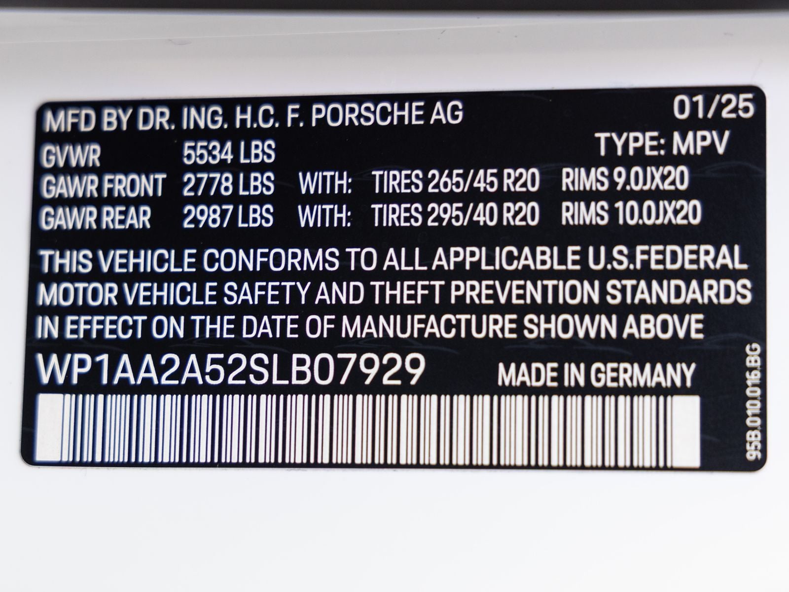 2025 Porsche Macan AWD