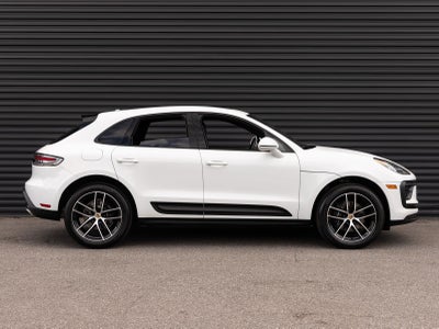2025 Porsche Macan AWD