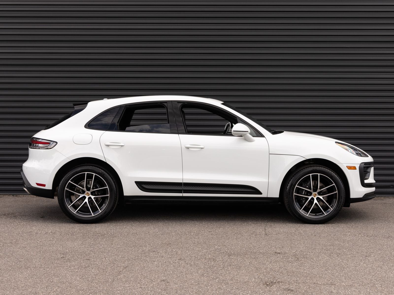 2025 Porsche Macan AWD