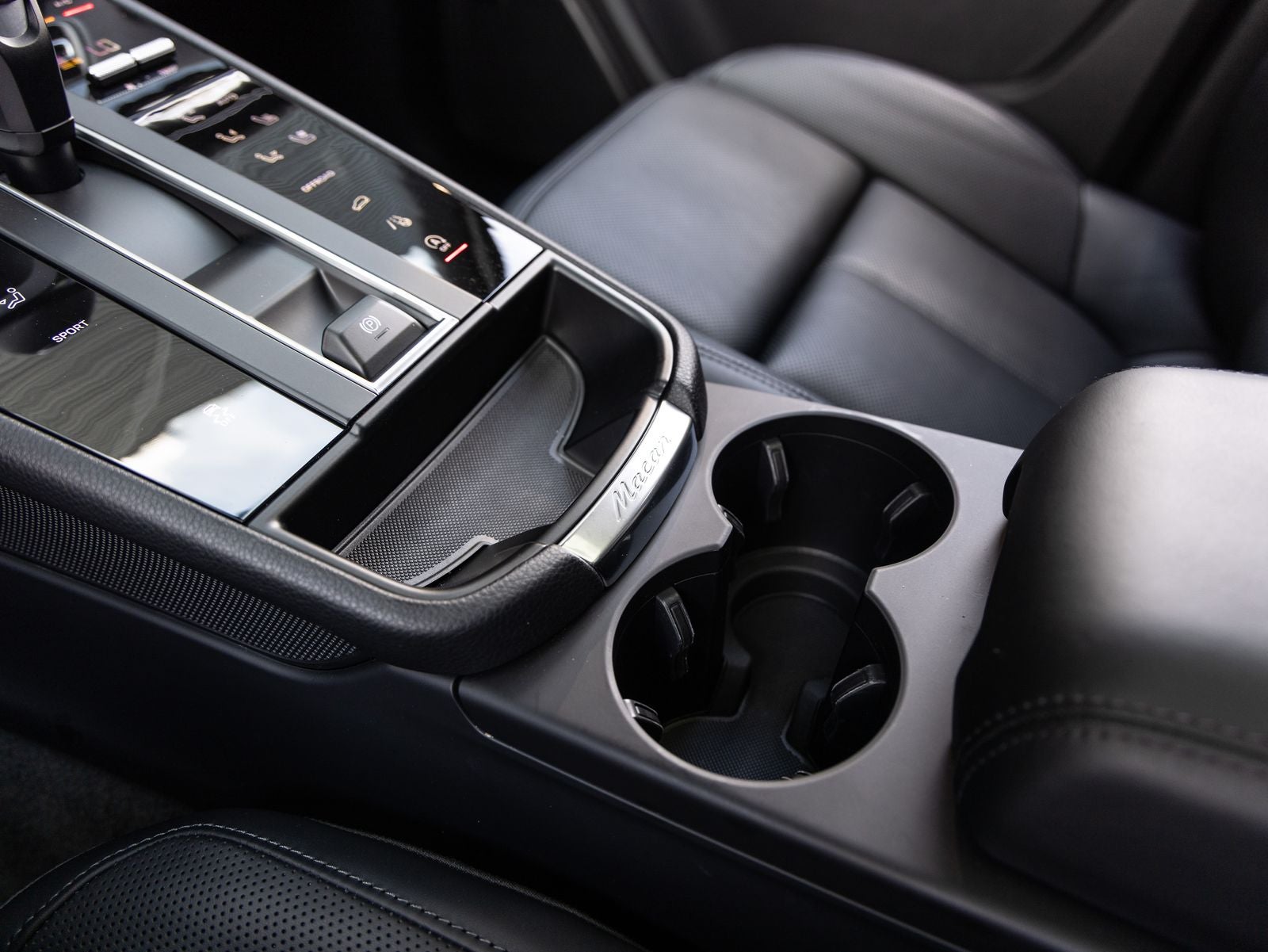 2025 Porsche Macan AWD