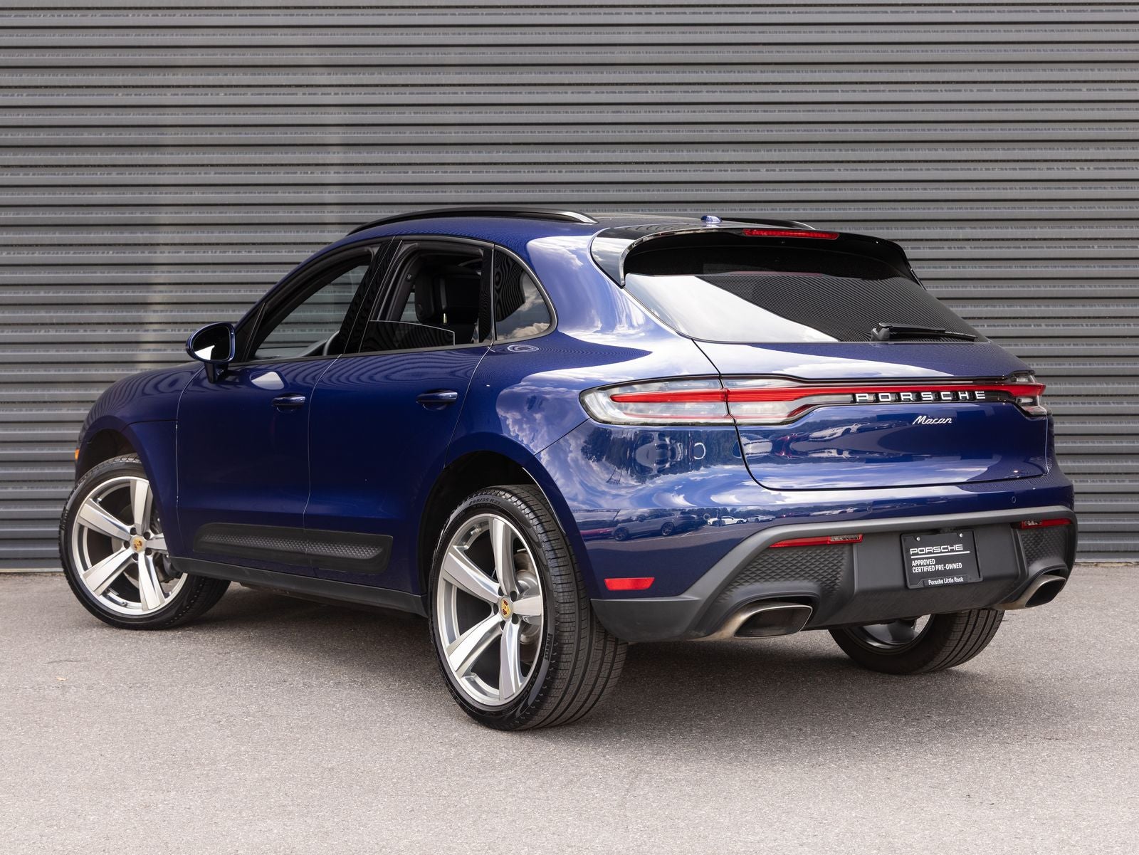 2025 Porsche Macan AWD