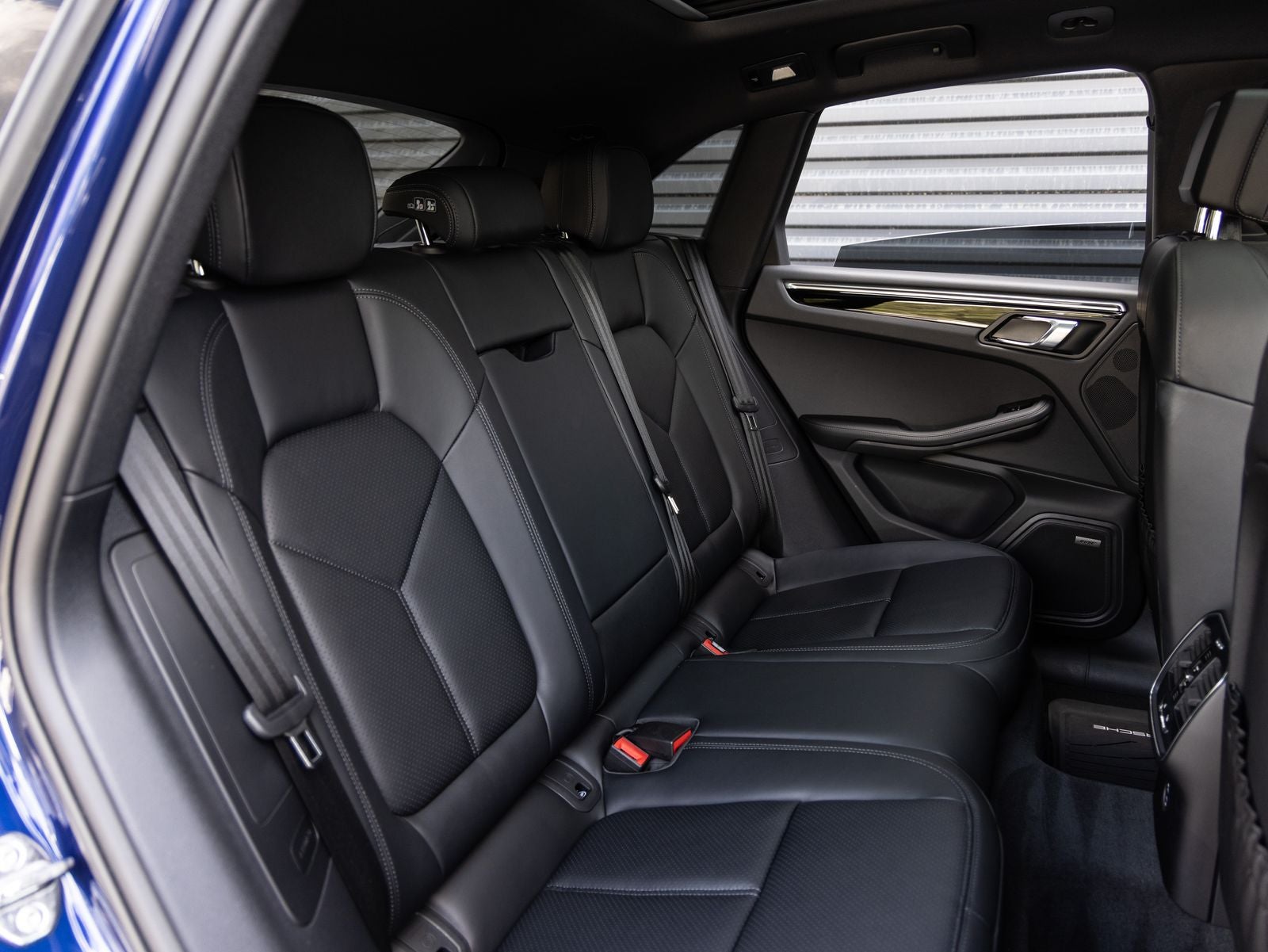 2025 Porsche Macan AWD