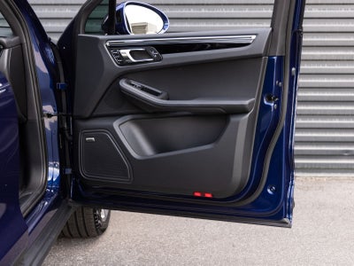 2025 Porsche Macan AWD