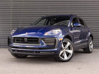 2025 Porsche Macan AWD