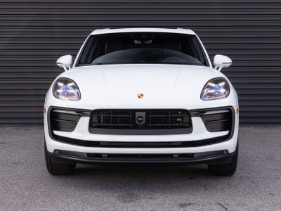 2026 Porsche Macan AWD