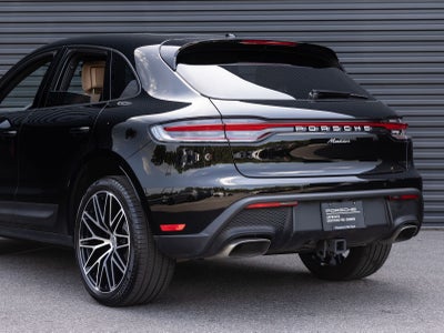 2025 Porsche Macan AWD