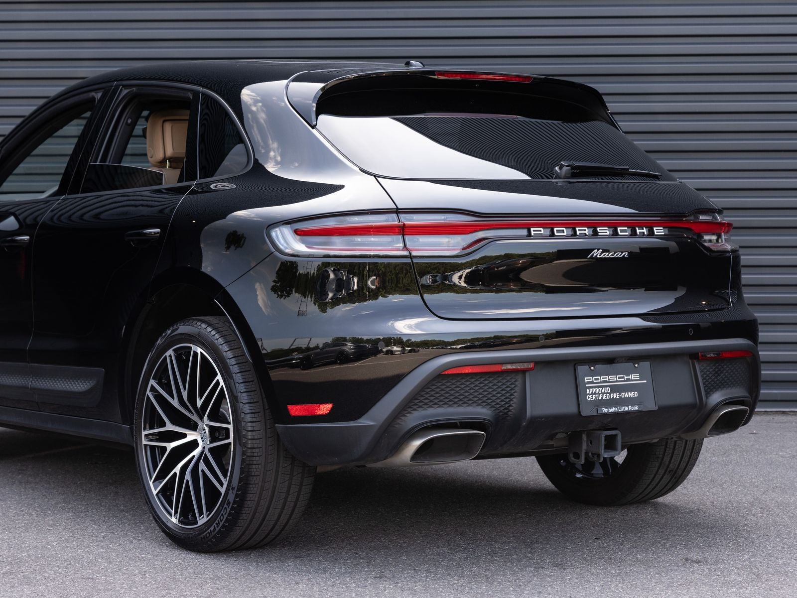 2025 Porsche Macan AWD
