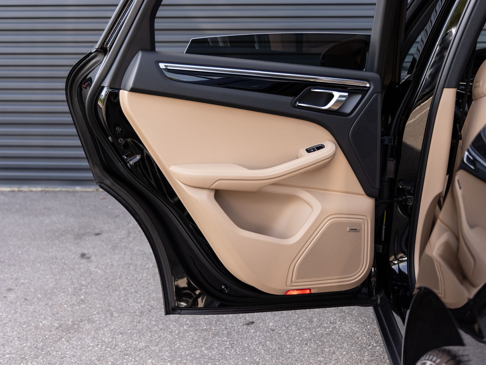 2025 Porsche Macan AWD