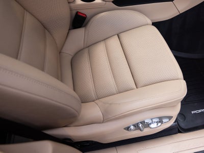 2025 Porsche Macan AWD