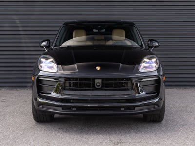 2025 Porsche Macan AWD