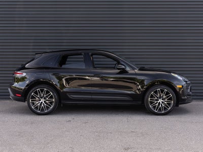 2025 Porsche Macan AWD