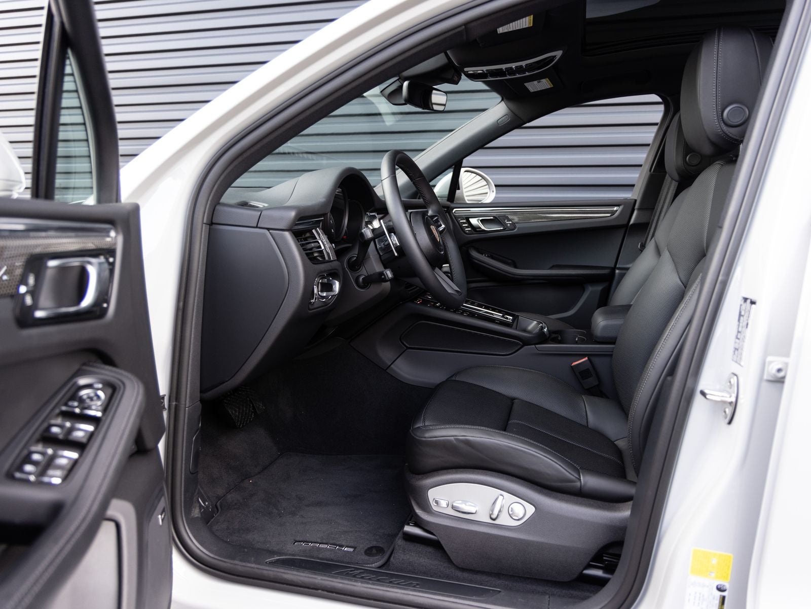 2025 Porsche Macan Macan