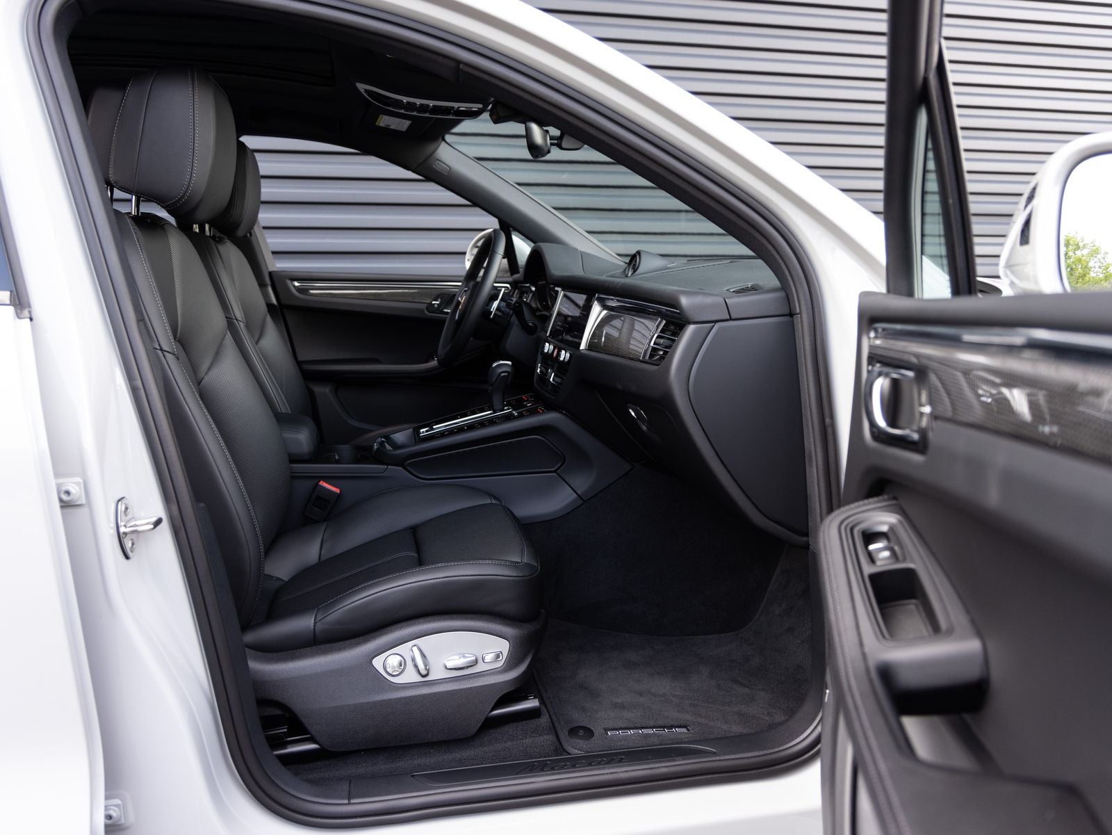 2025 Porsche Macan Macan