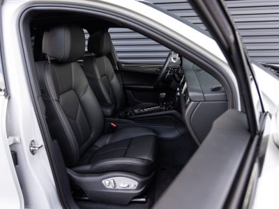 2025 Porsche Macan Macan