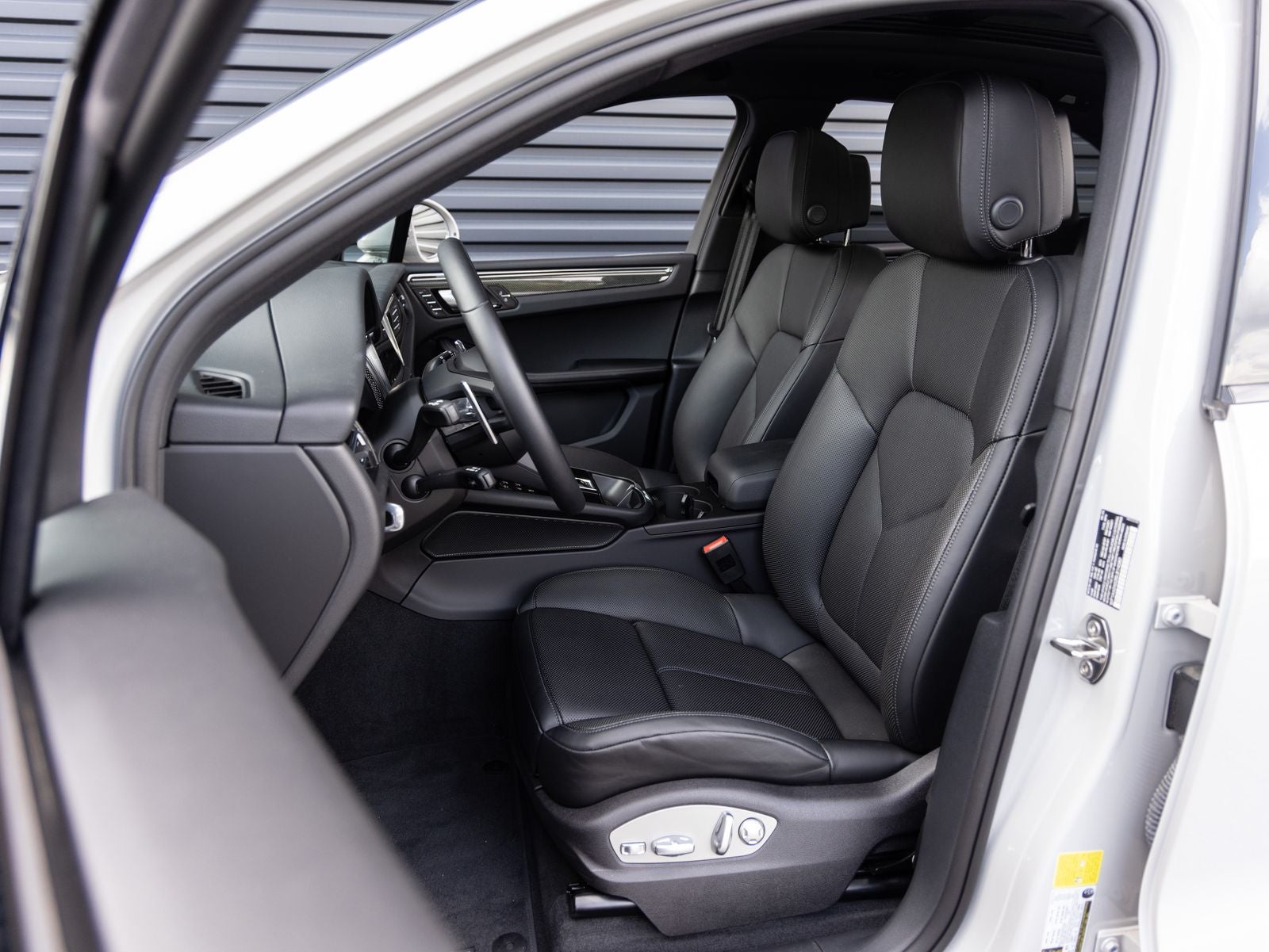 2025 Porsche Macan Macan