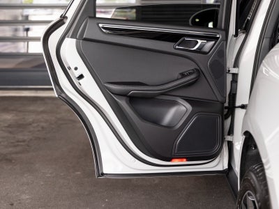 2025 Porsche Macan Macan