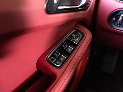 2026 Porsche Macan AWD