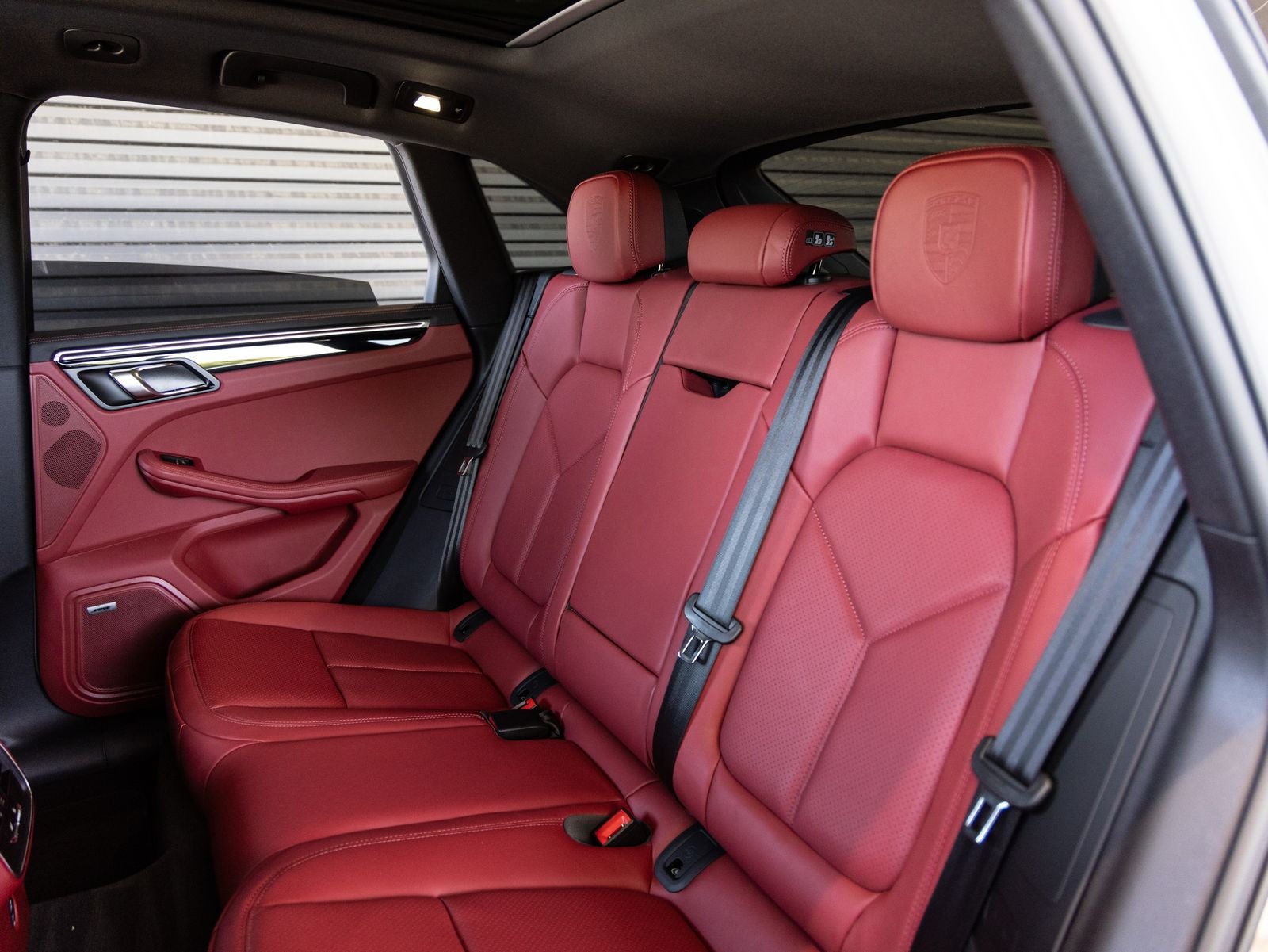 2026 Porsche Macan AWD