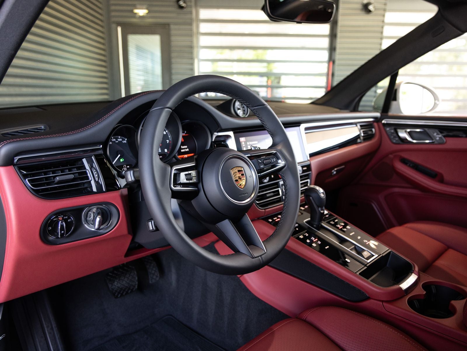 2026 Porsche Macan AWD