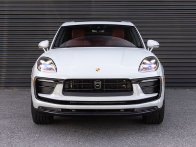 2026 Porsche Macan AWD