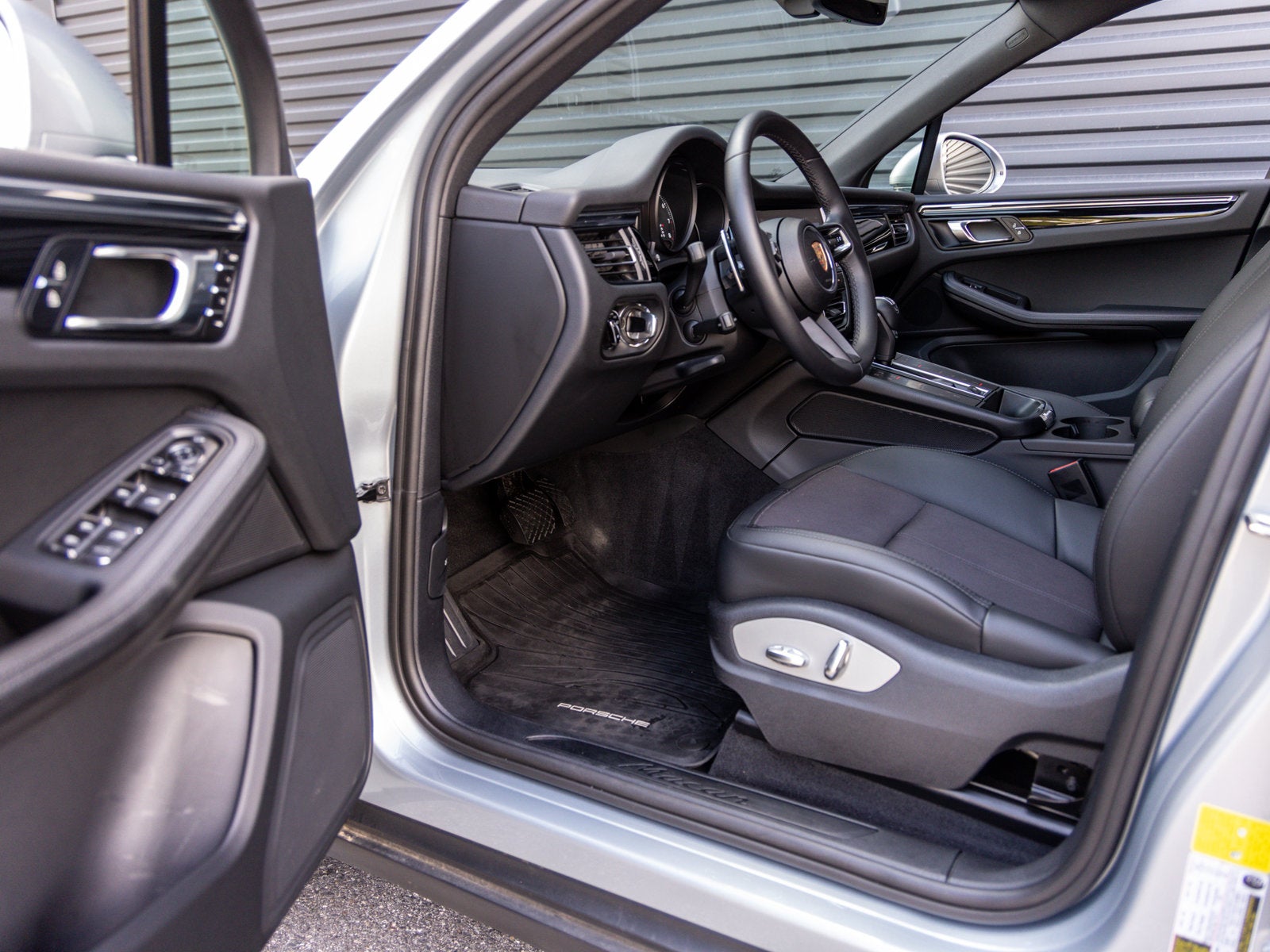 2025 Porsche Macan Macan