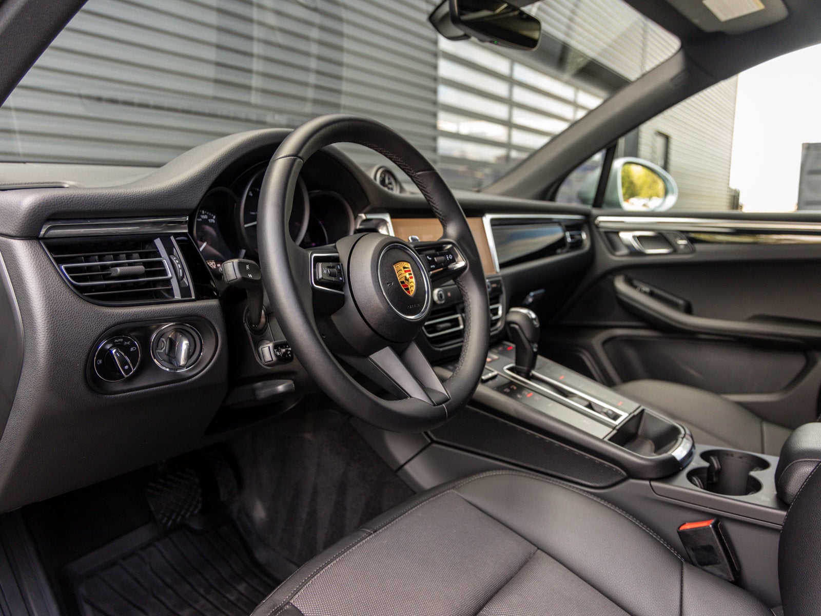 2025 Porsche Macan Macan