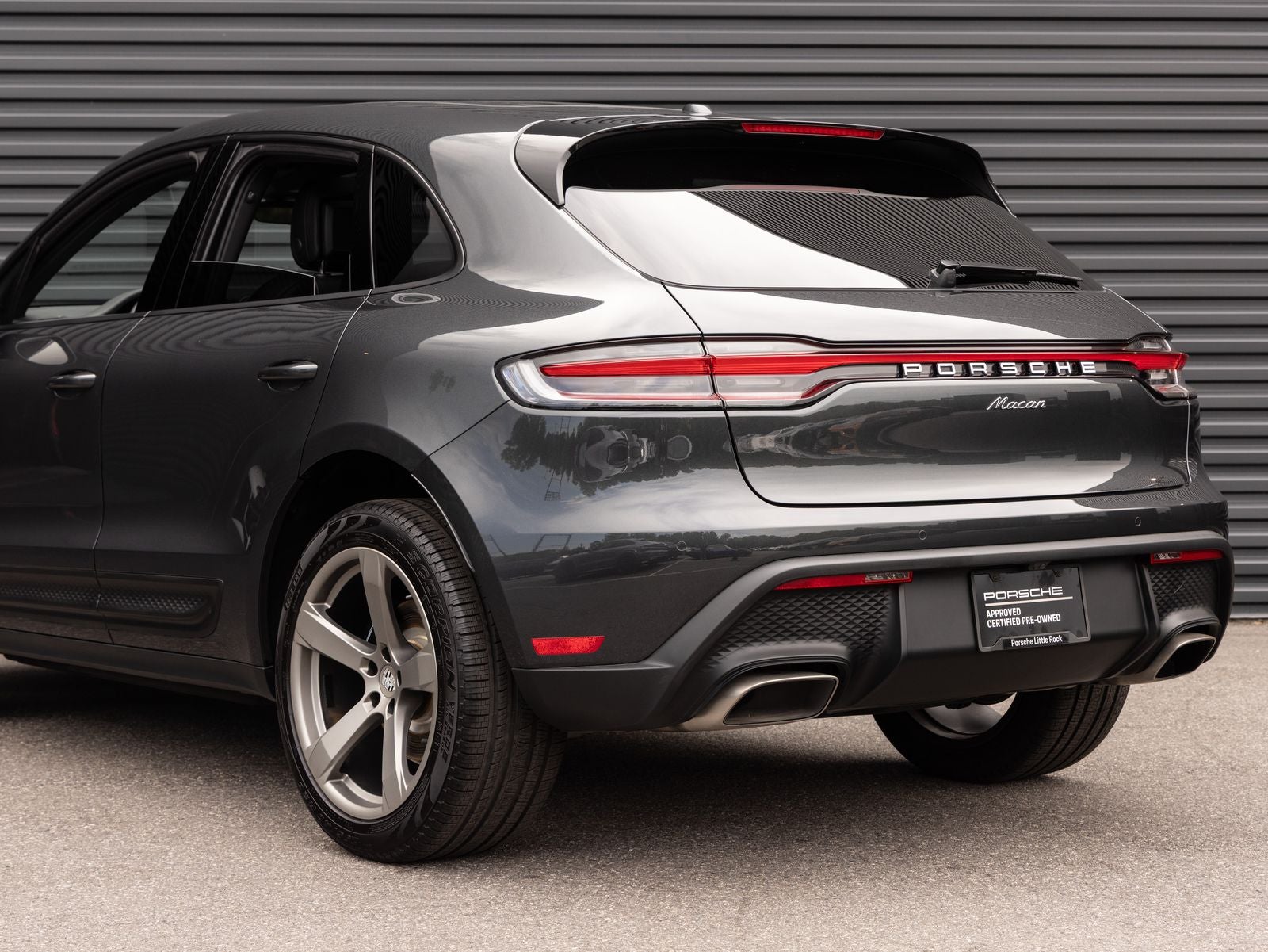 2025 Porsche Macan AWD