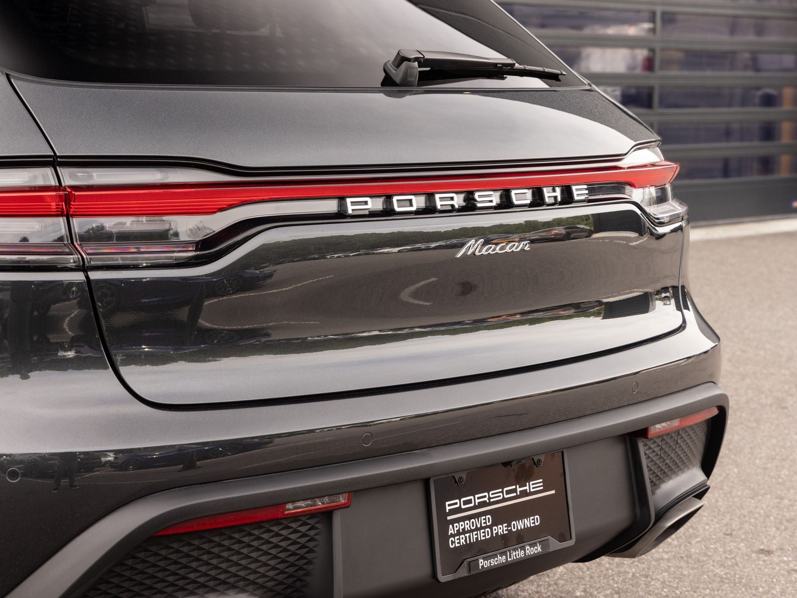2025 Porsche Macan AWD