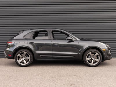 2025 Porsche Macan AWD