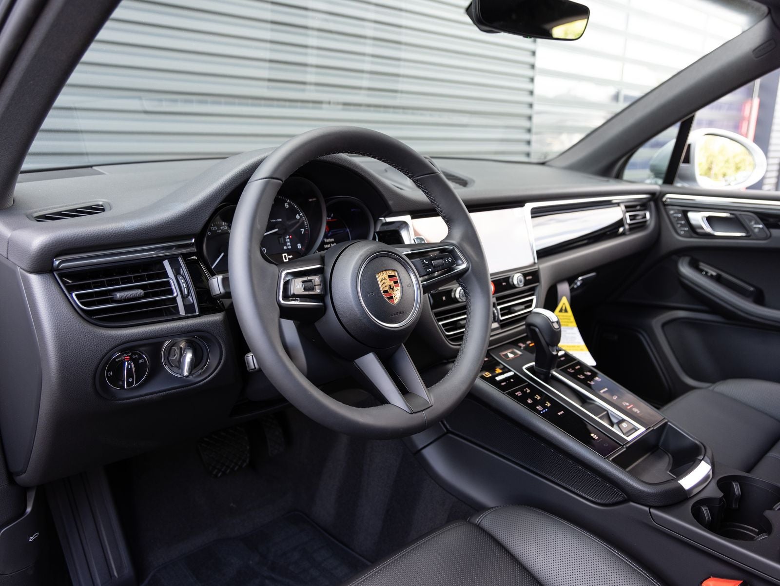 2026 Porsche Macan AWD