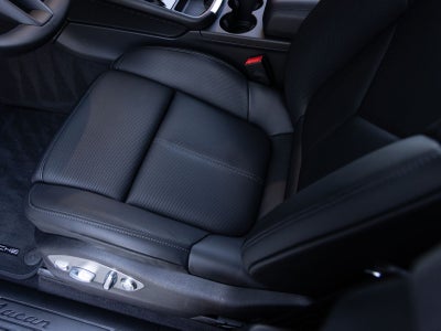 2026 Porsche Macan AWD