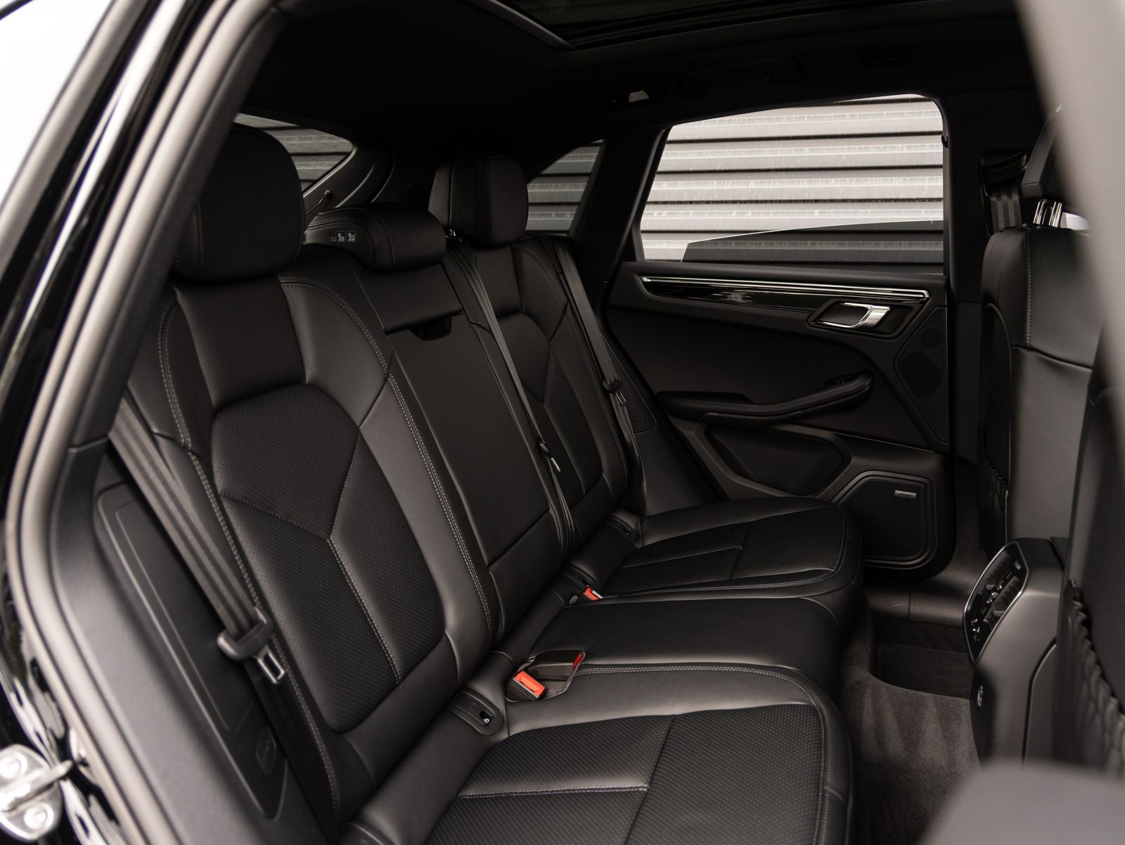 2026 Porsche Macan AWD