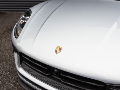 2025 Porsche Macan AWD