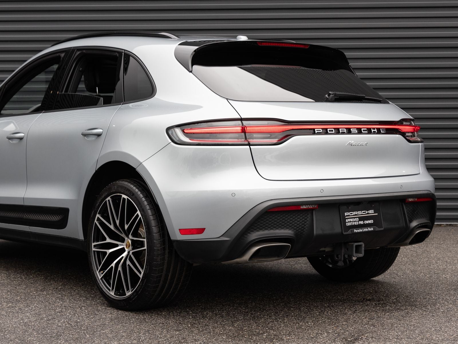 2025 Porsche Macan AWD