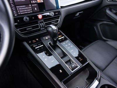 2025 Porsche Macan AWD