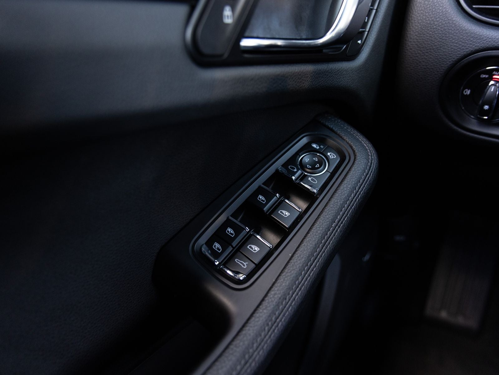 2020 Porsche Macan Macan