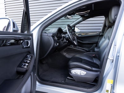 2020 Porsche Macan Macan