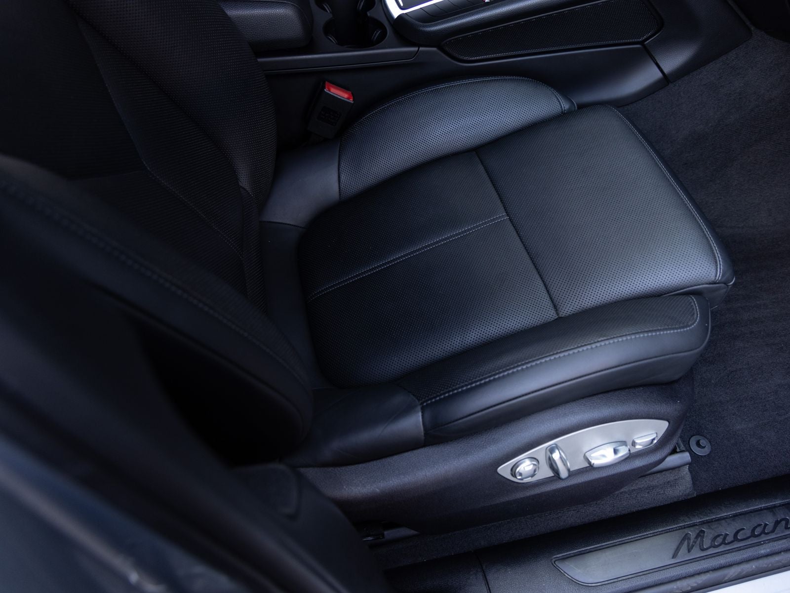 2020 Porsche Macan Macan