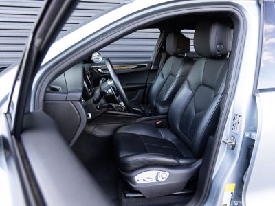 2020 Porsche Macan Macan