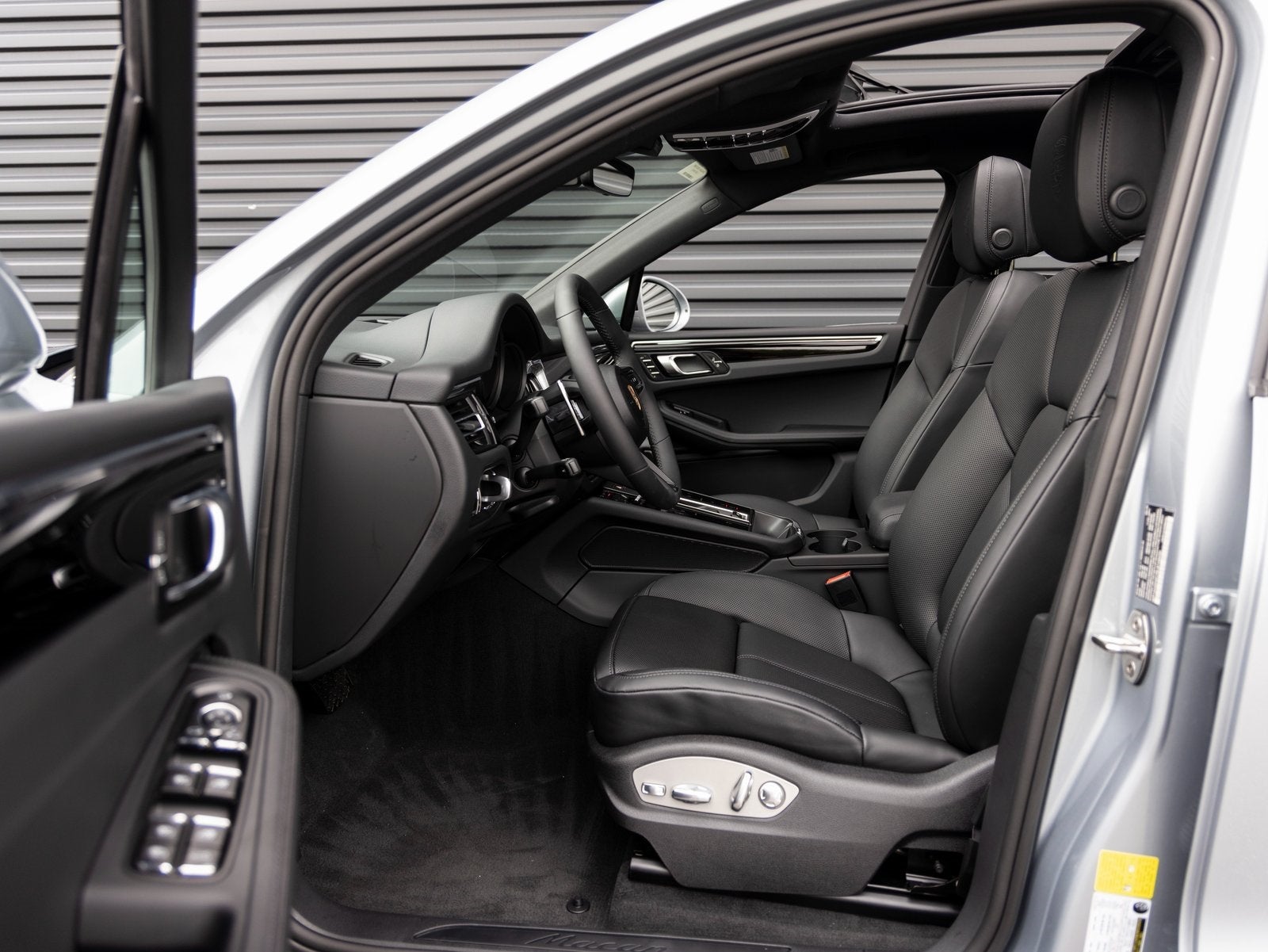 2025 Porsche Macan Macan