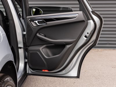 2025 Porsche Macan Macan