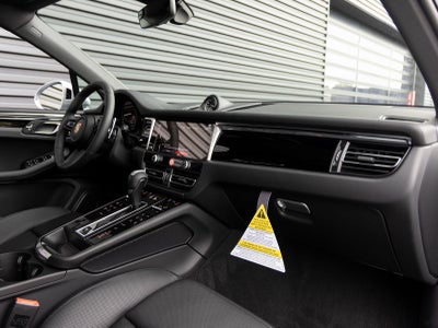 2025 Porsche Macan Macan