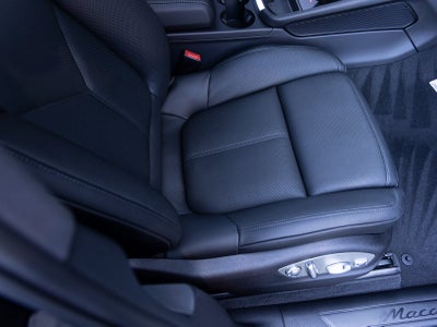 2025 Porsche Macan Macan