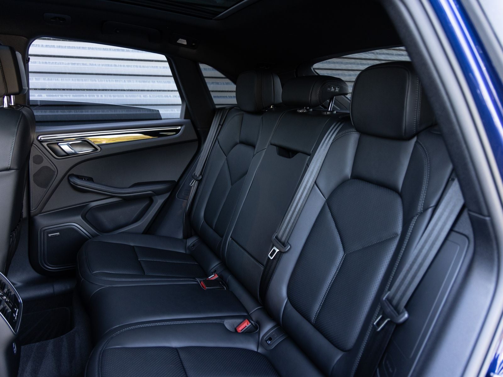 2026 Porsche Macan AWD