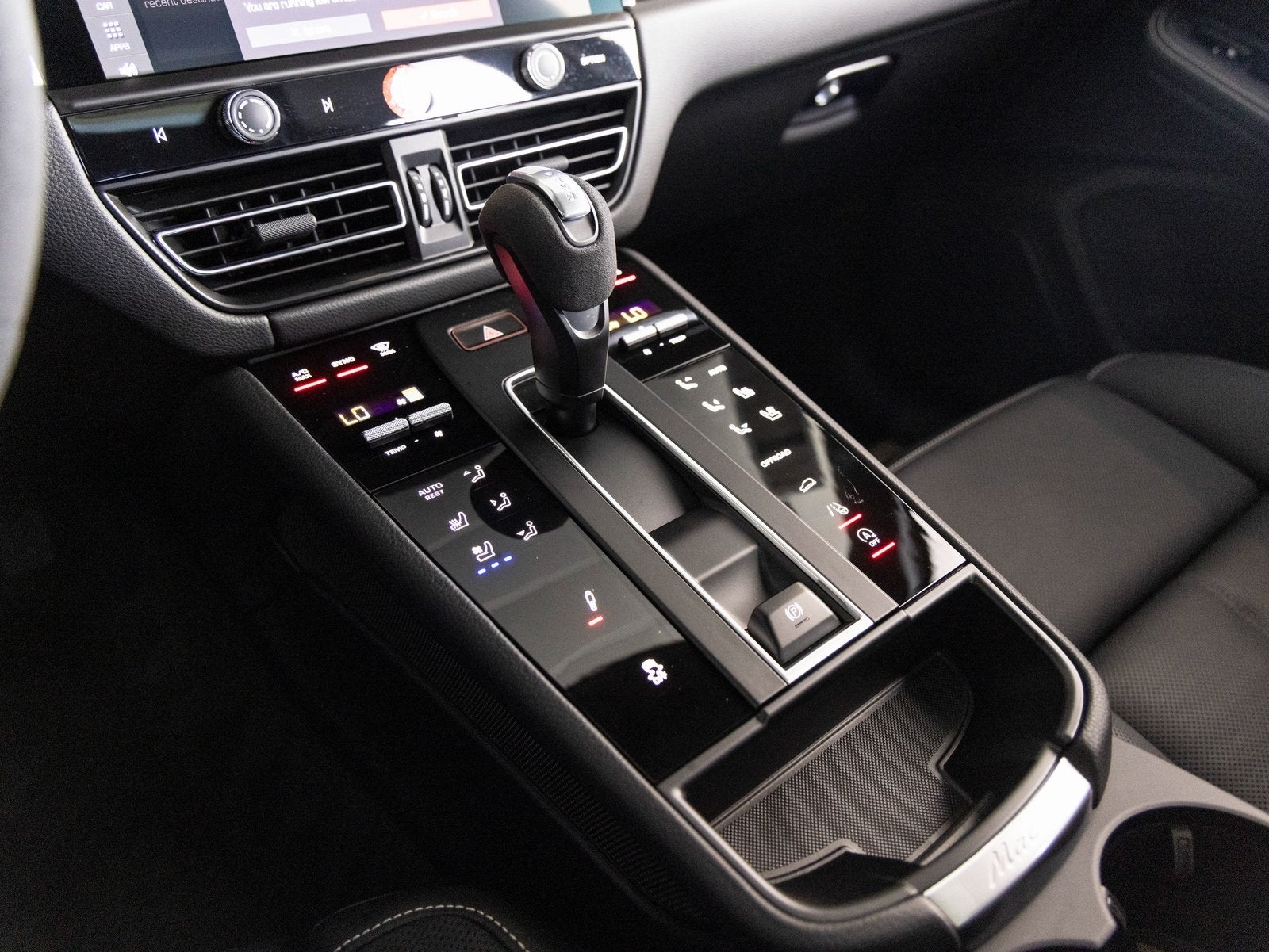 2025 Porsche Macan Macan T