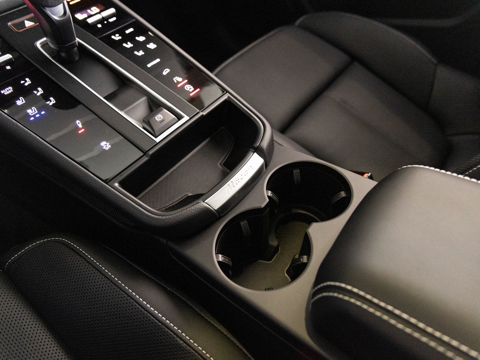 2025 Porsche Macan Macan T