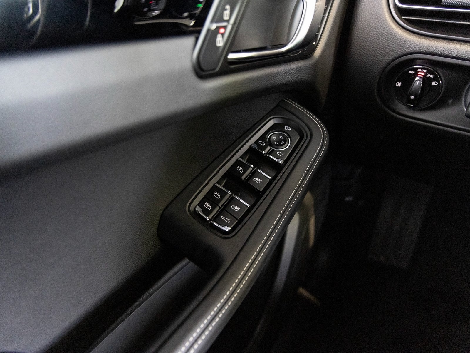 2025 Porsche Macan Macan T