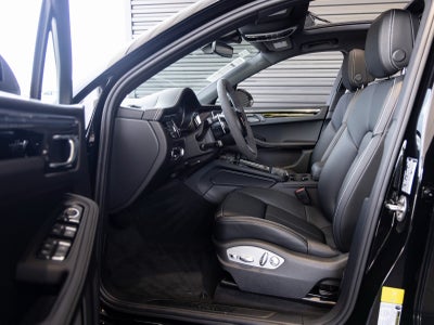 2025 Porsche Macan Macan T