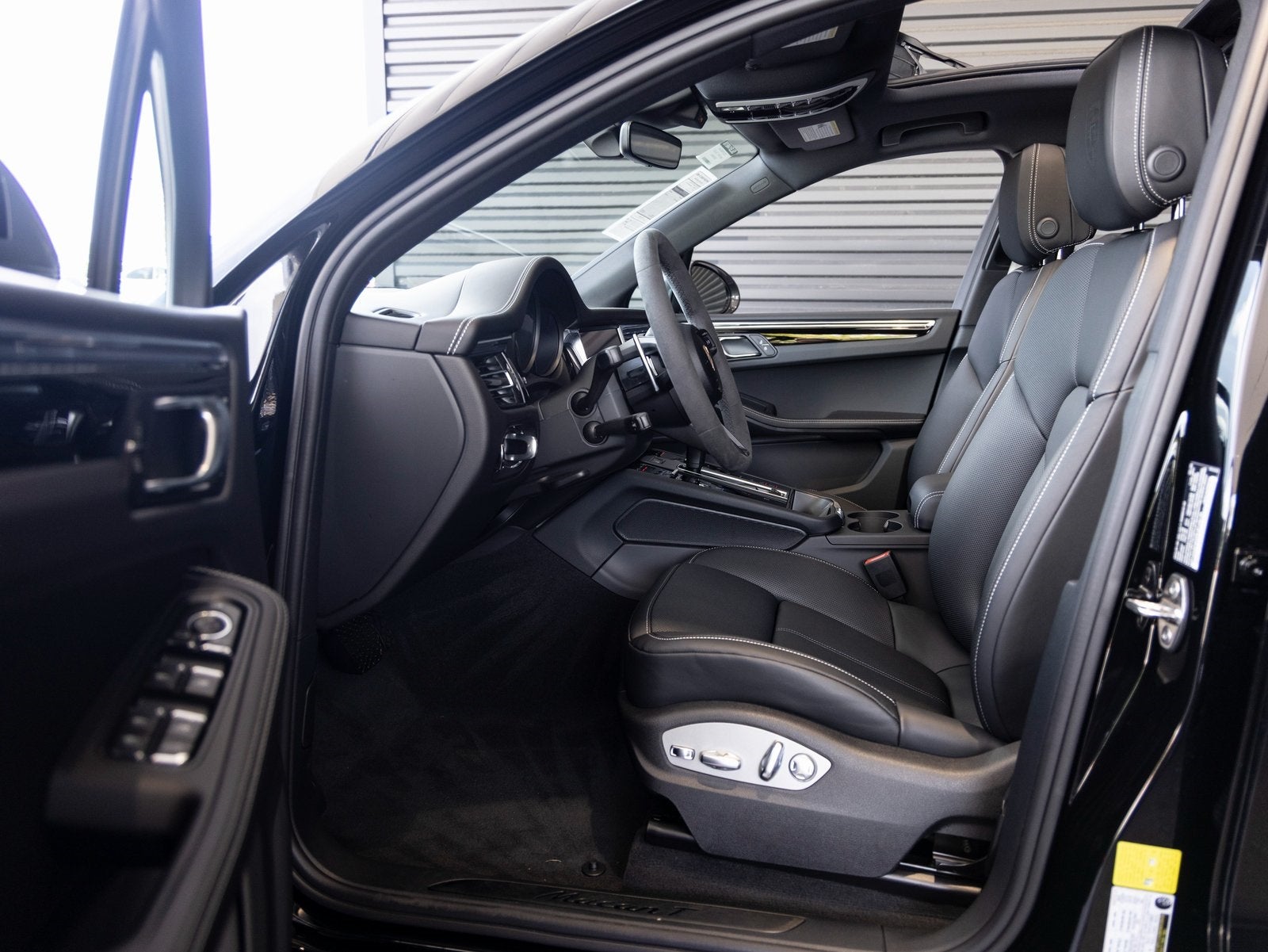 2025 Porsche Macan Macan T