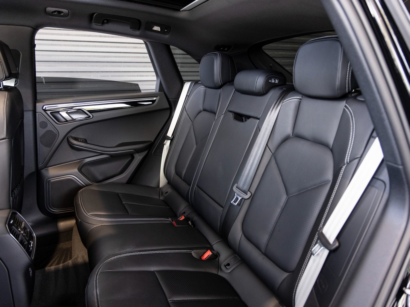 2025 Porsche Macan Macan T